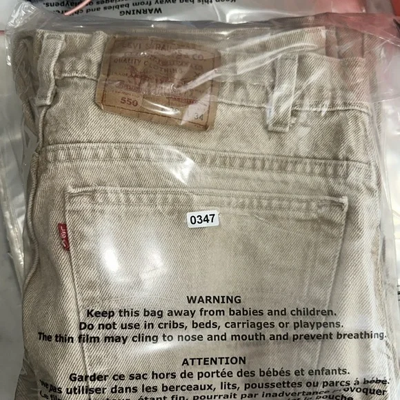 Vintage Levis 550 Men's 38 x 34 Relaxed Fit Cream Distressed Straight Jeans - Picture 11 of 11